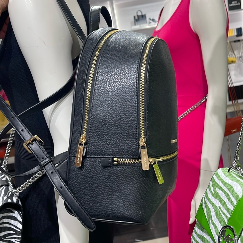 Michael Kors Rhea Medium Pebbled Leather Backpack
Black 
NWT - Picture 12 of 16